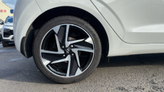 Hyundai i10 1.2 MPi Premium 5dr Auto Petrol Hatchback